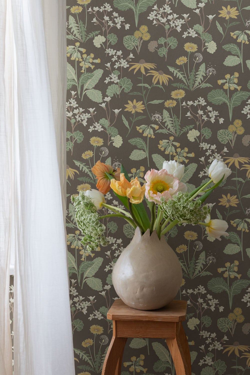 Magdalena, mörkbrun tapet